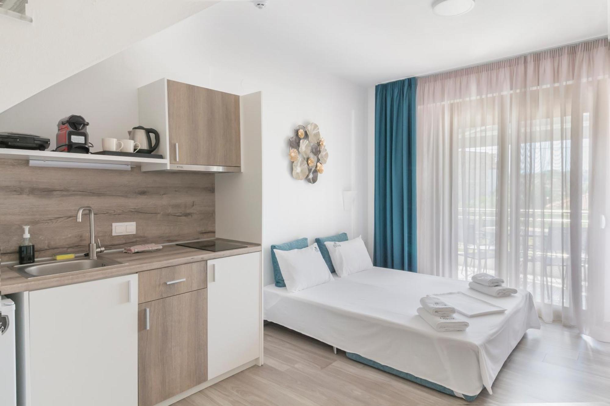 Oliva Suites Нікіті Екстер'єр фото